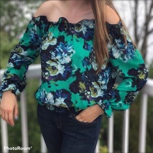 Off the shoulder blouse, M